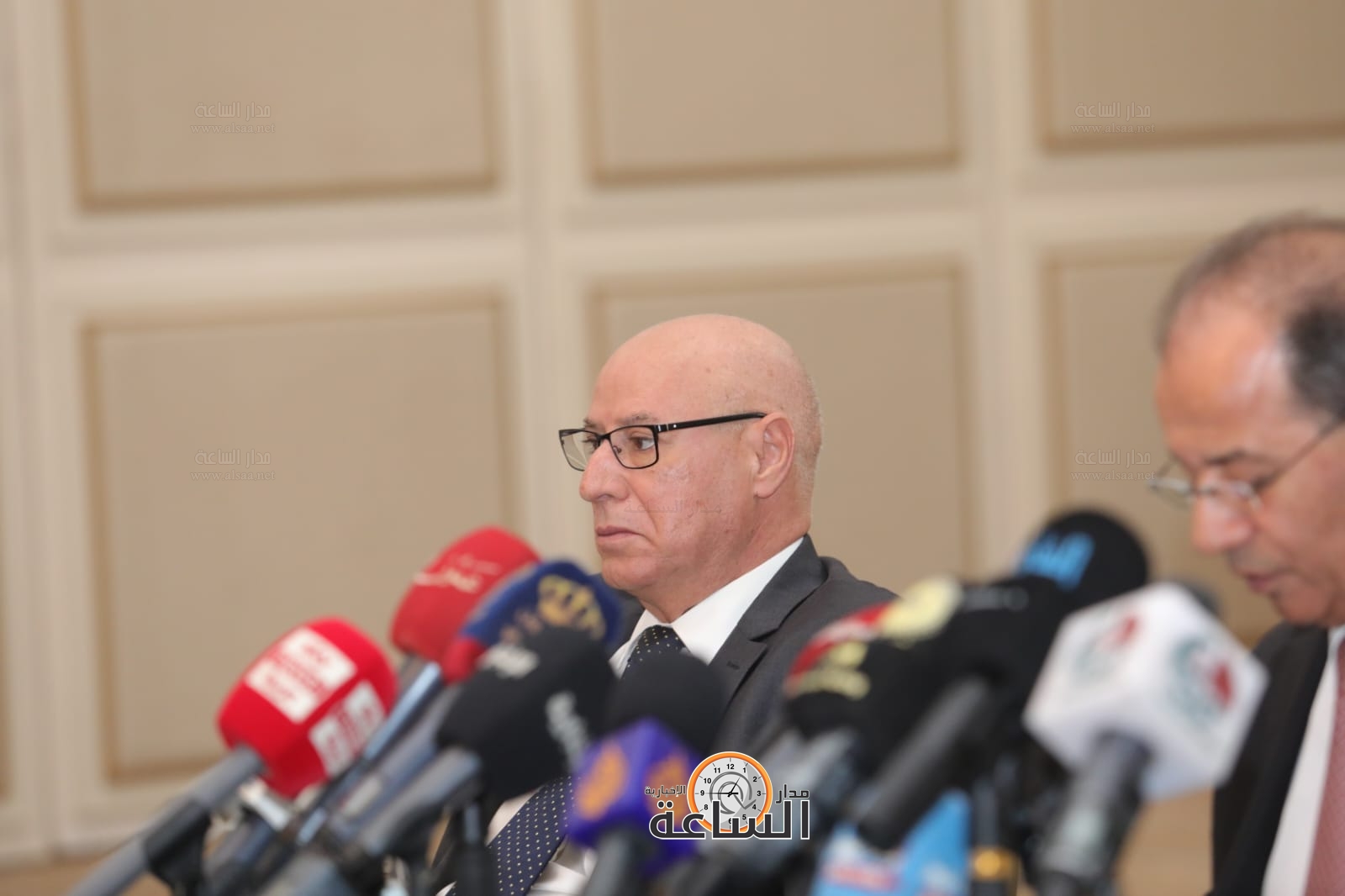 Madar Al-Saa Images 0.09305807676428457