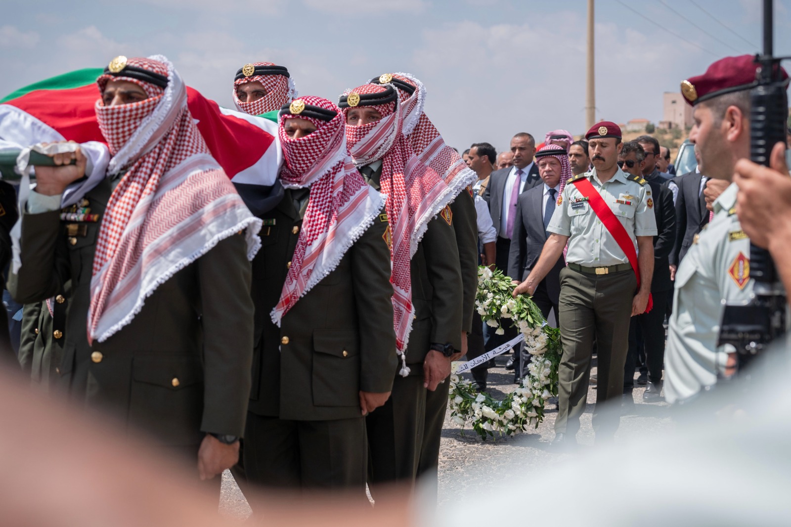 Madar Al-Saa Images 0.004001412016151562