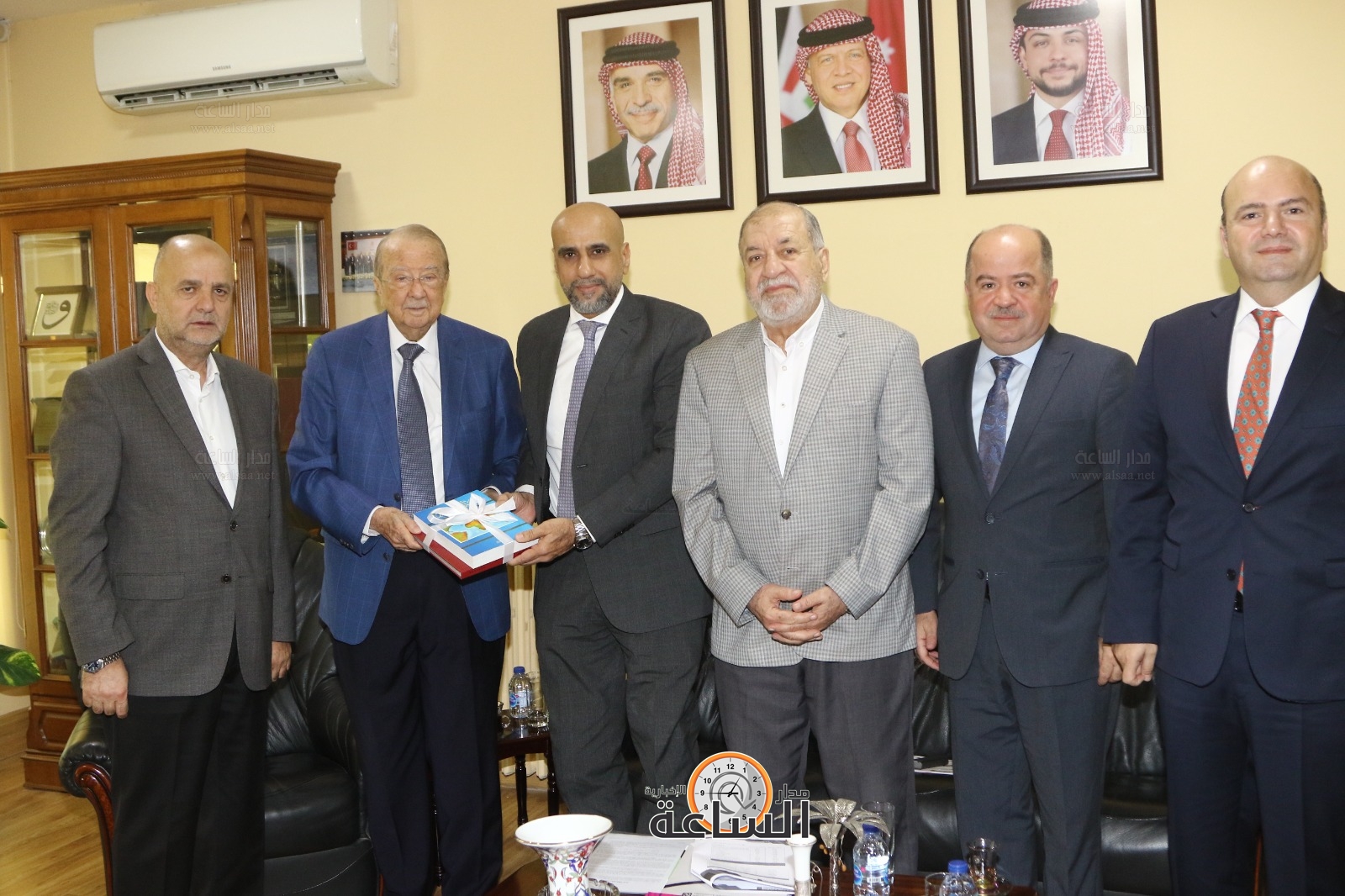 Madar Al-Saa Images 0.4314402380600222