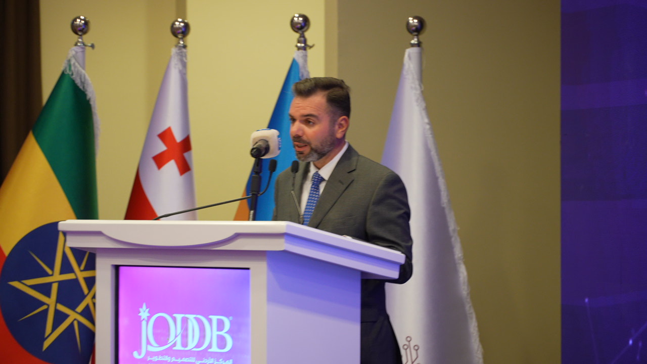 Madar Al-Saa Images 0.40738064987286715