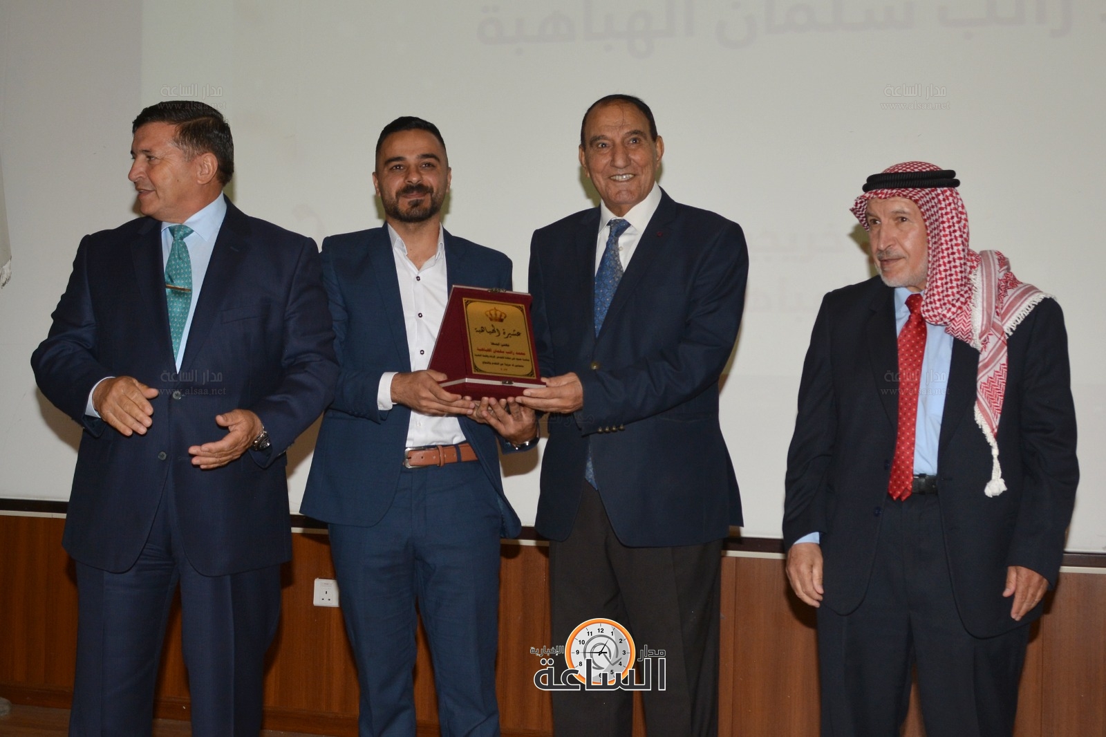 Madar Al-Saa Images 0.16830953326855536