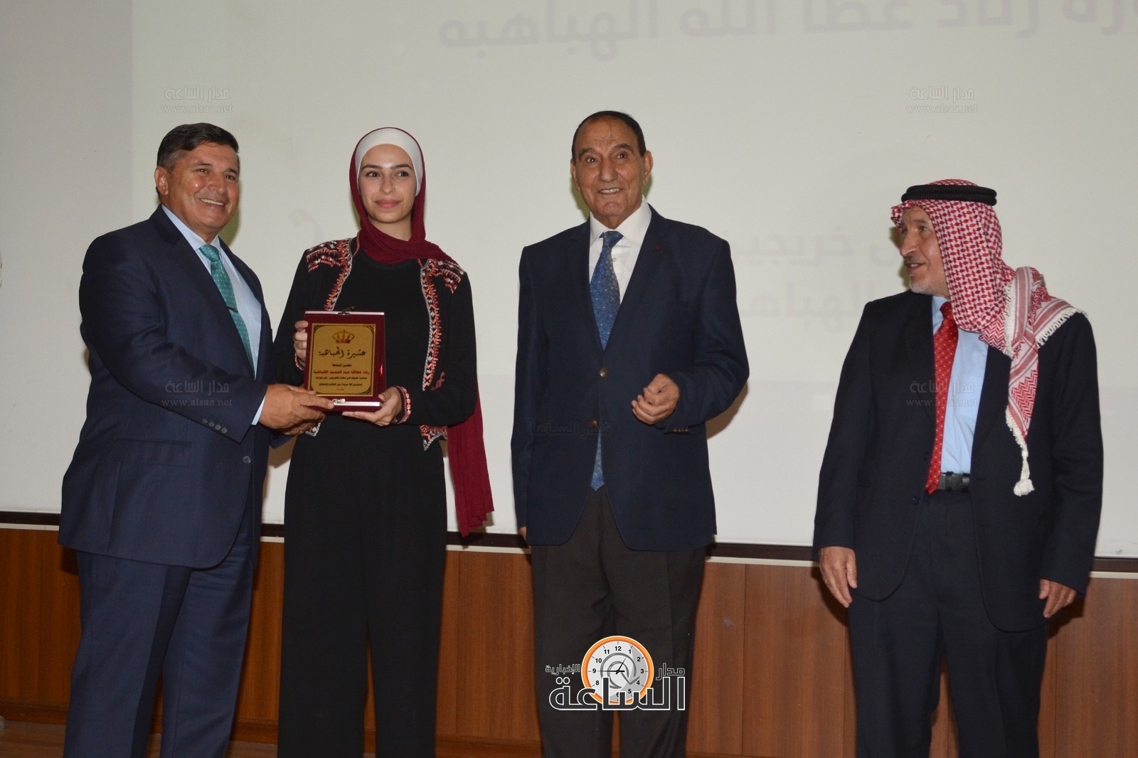 Madar Al-Saa Images 0.8162564677975654