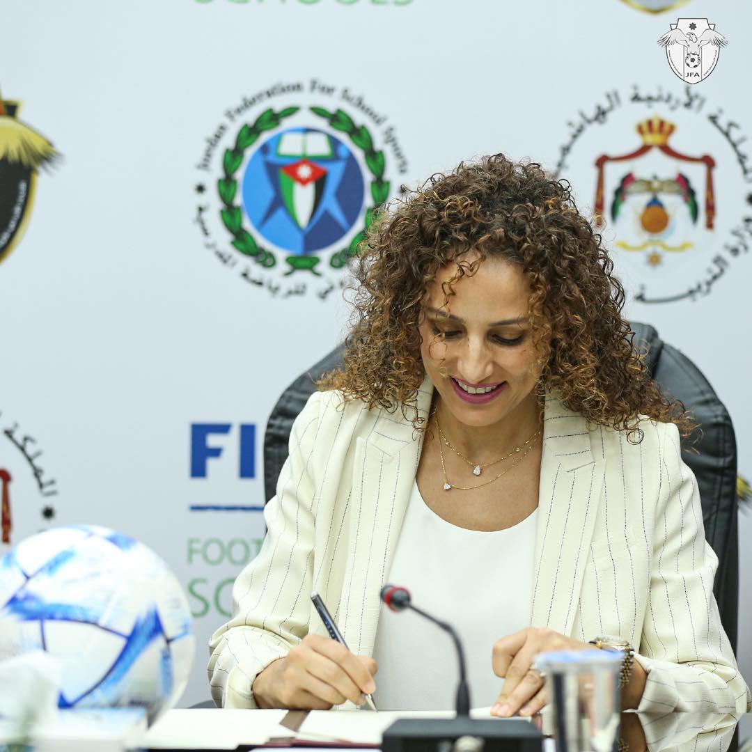 Madar Al-Saa Images 0.5693911586260307