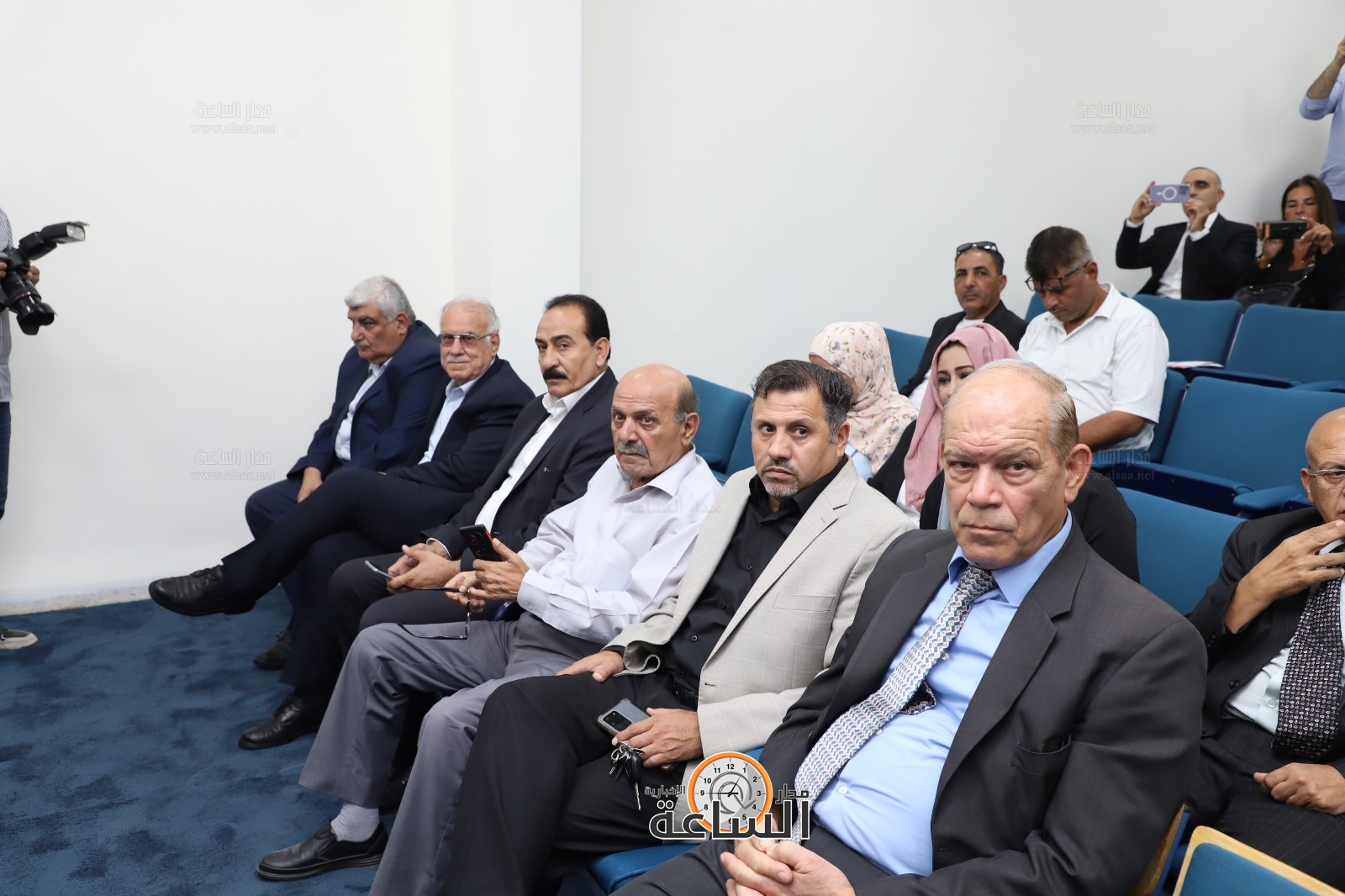 Madar Al-Saa Images 0.03196244411687177