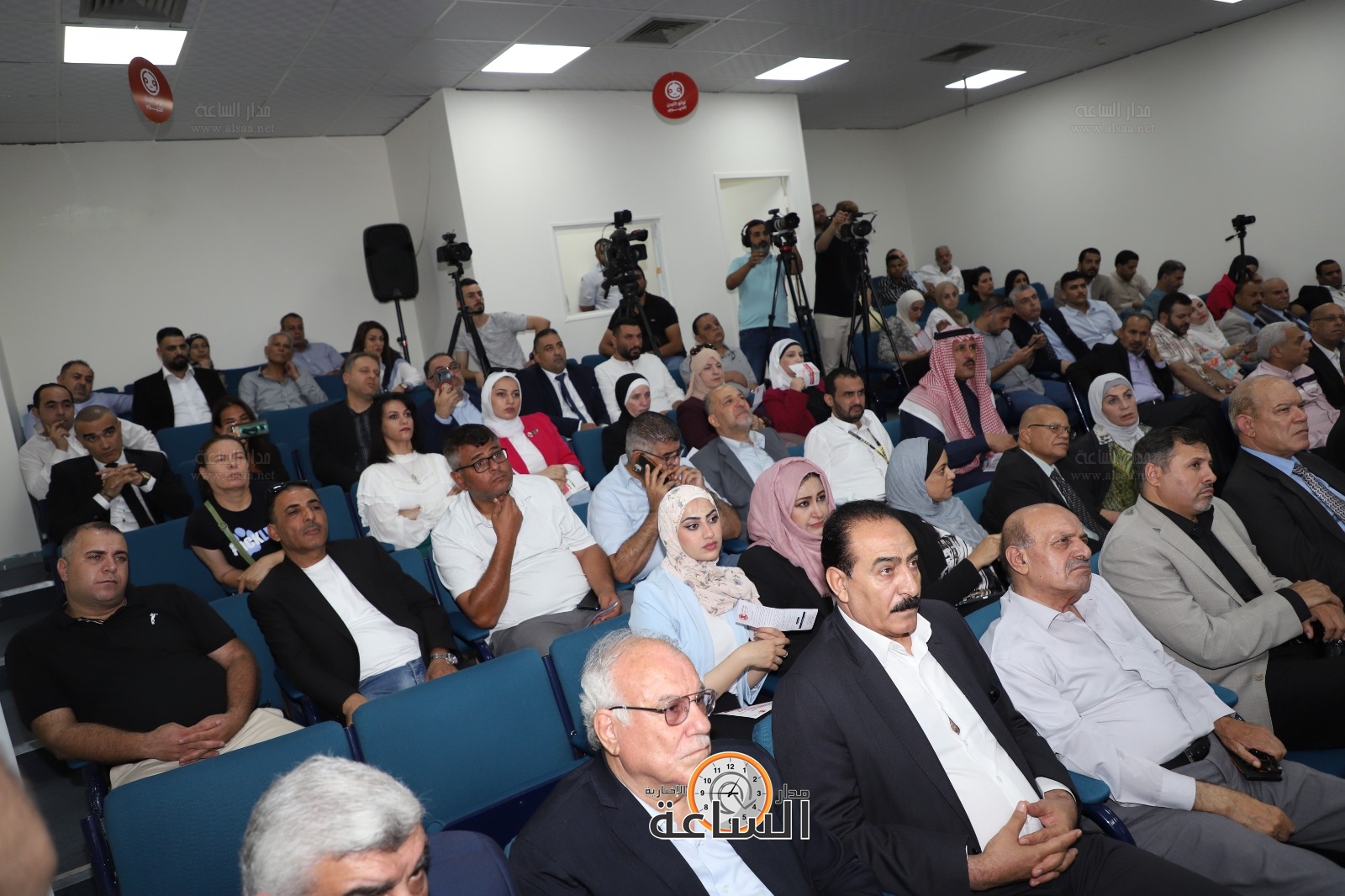 Madar Al-Saa Images 0.40577041337970465