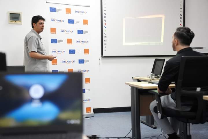 Madar Al-Saa Images 0.3895683461670356