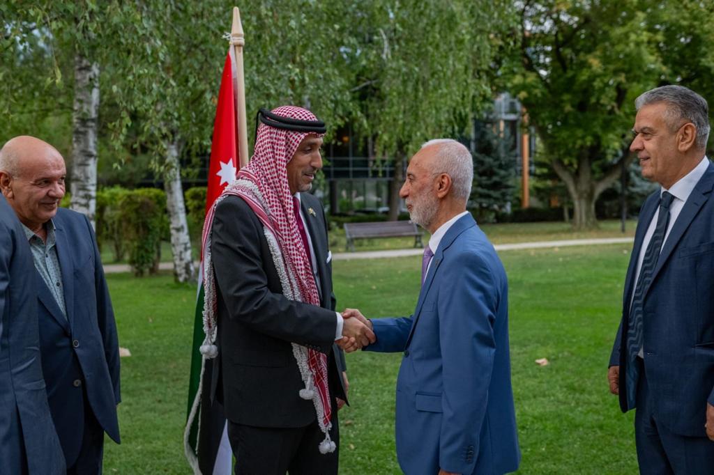 Madar Al-Saa Images 0.4425109948614008