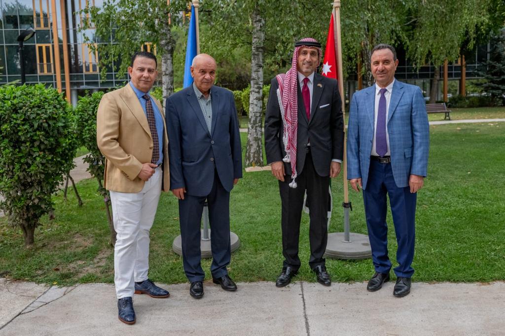 Madar Al-Saa Images 0.4383792960538735