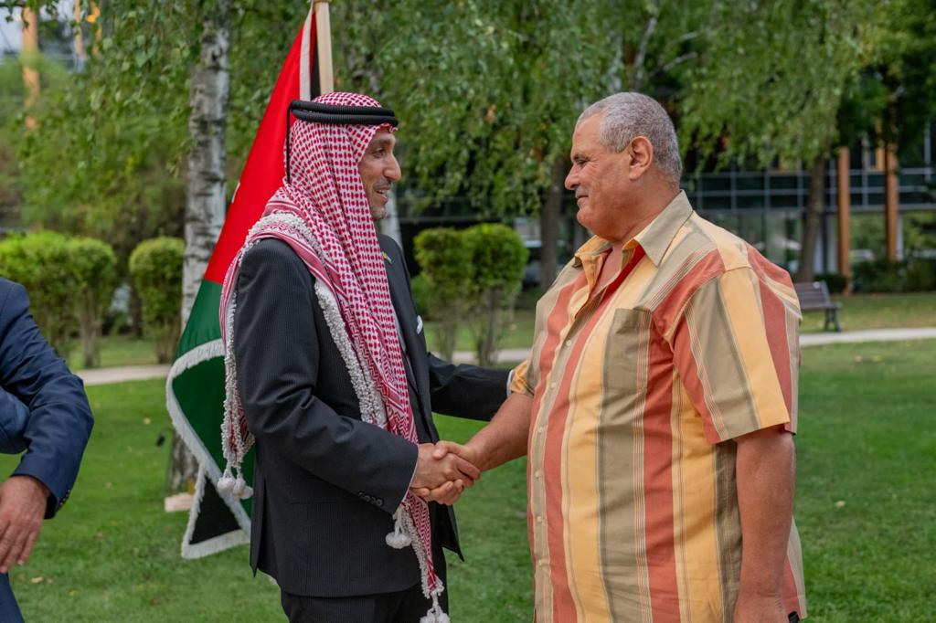 Madar Al-Saa Images 0.9448975879794301