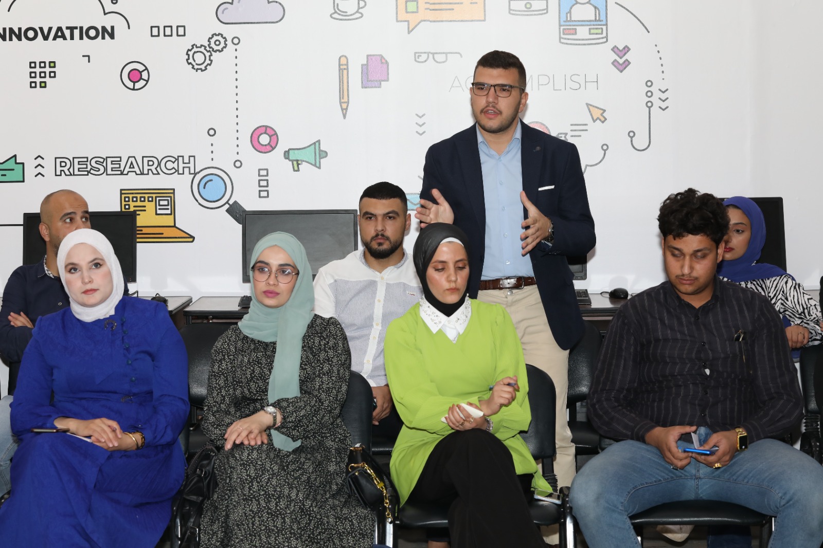 Madar Al-Saa Images 0.4742426685950242