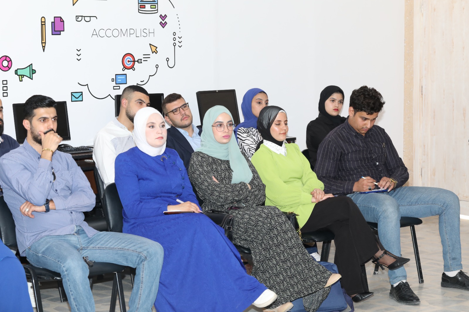 Madar Al-Saa Images 0.07270314170204384