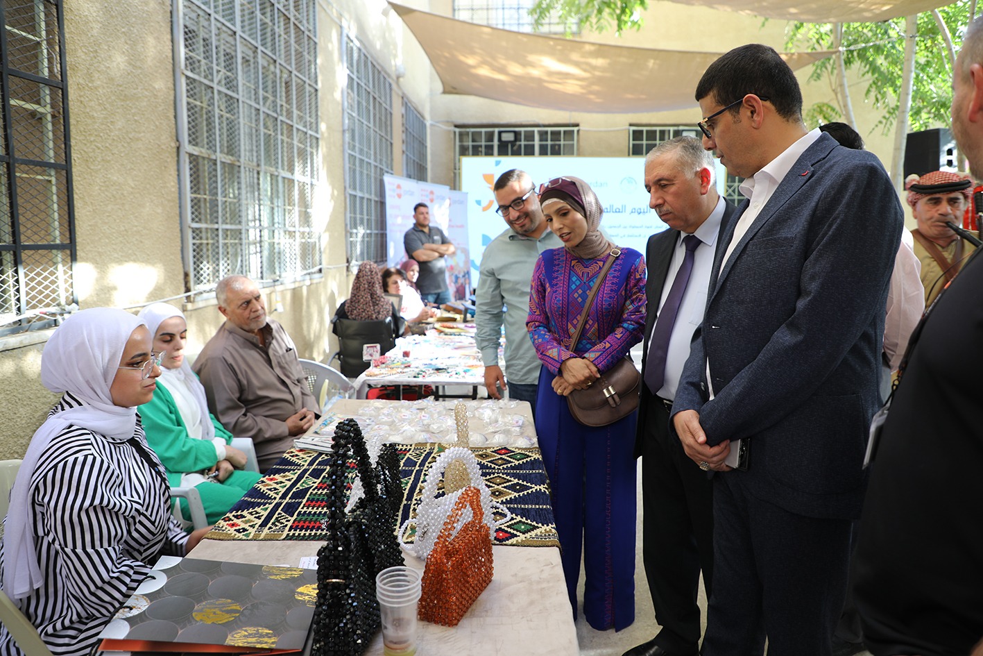 Madar Al-Saa Images 0.7662717379212478