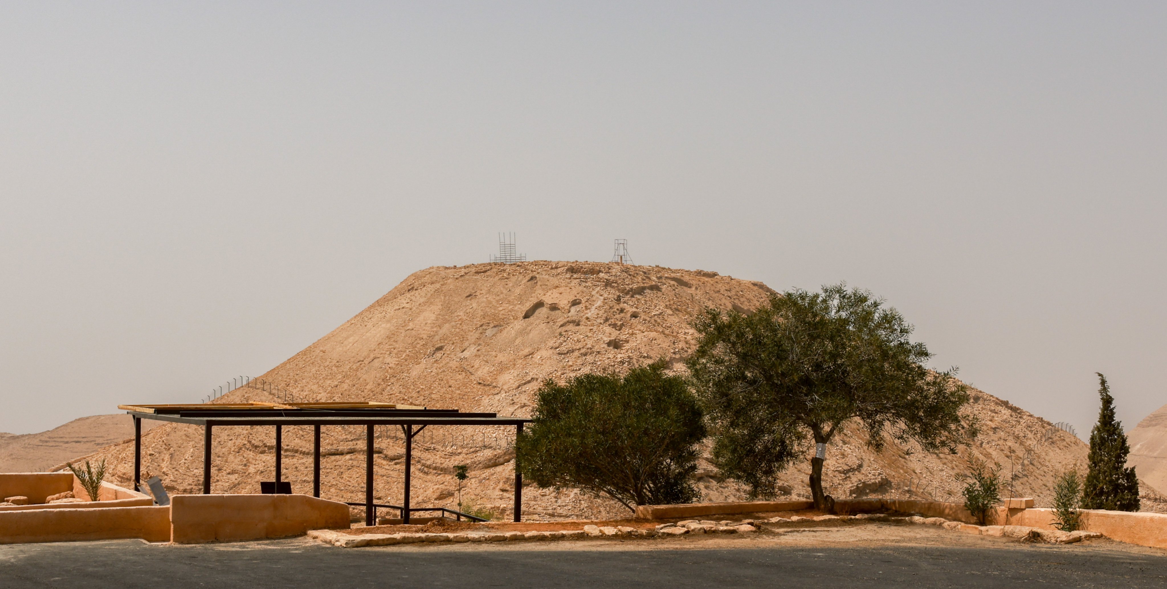 Madar Al-Saa Images 0.5443360461136904