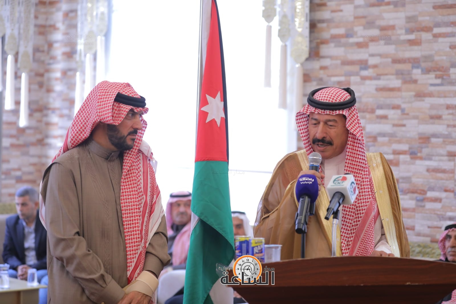 Madar Al-Saa Images 0.9332713415318921