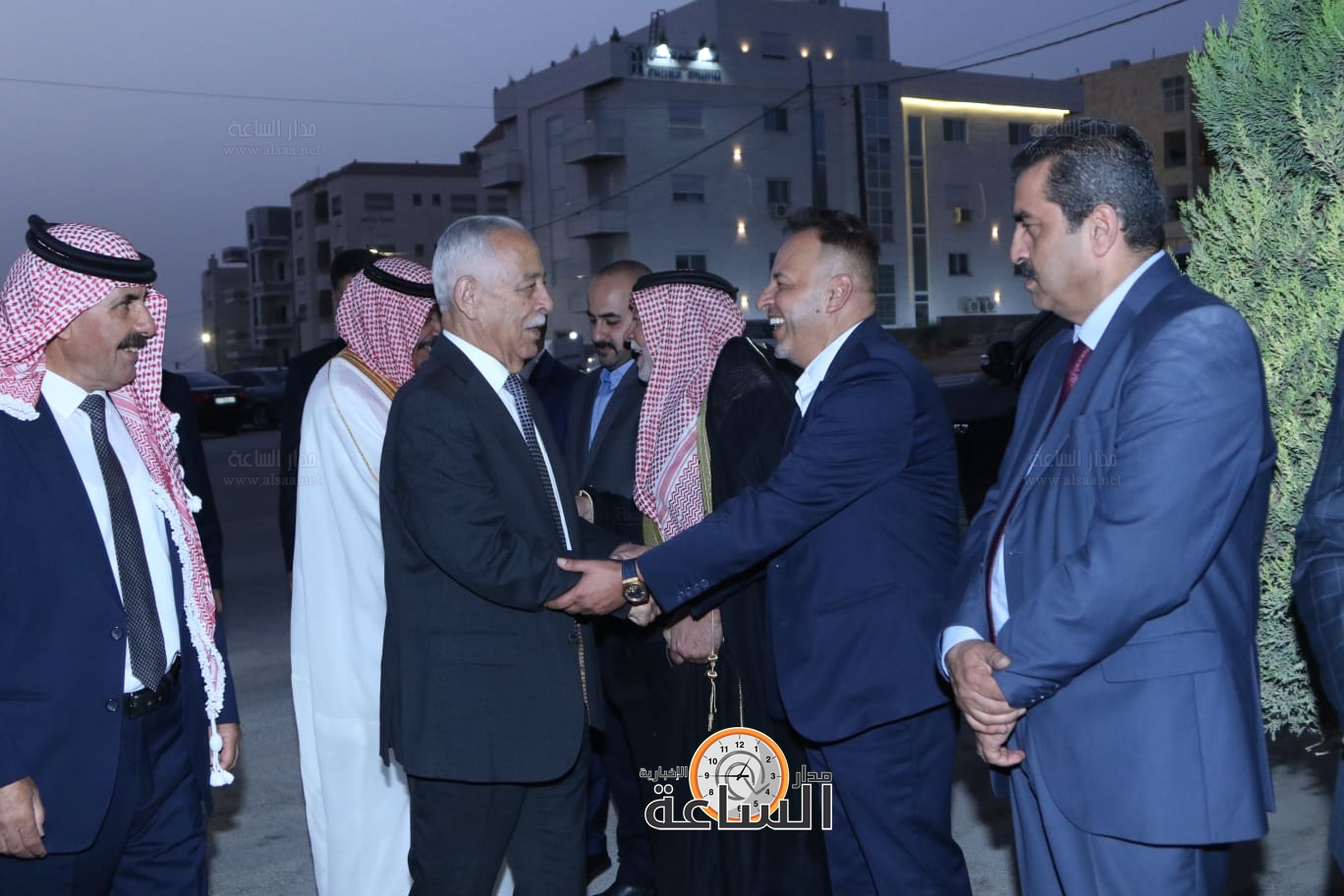 Madar Al-Saa Images 0.11150650885030577