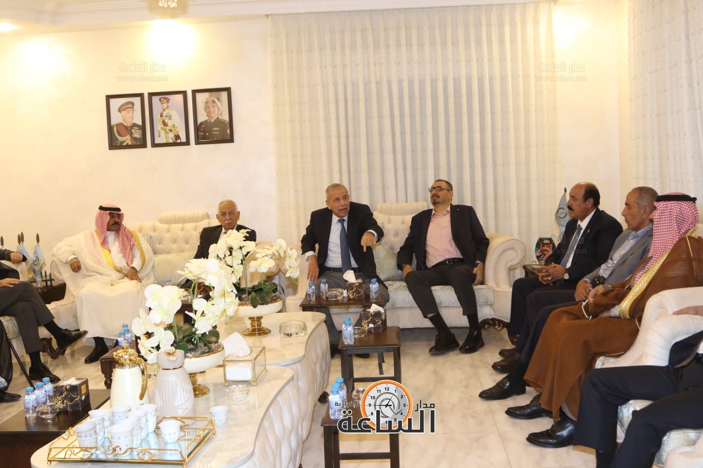 Madar Al-Saa Images 0.4167582359903743