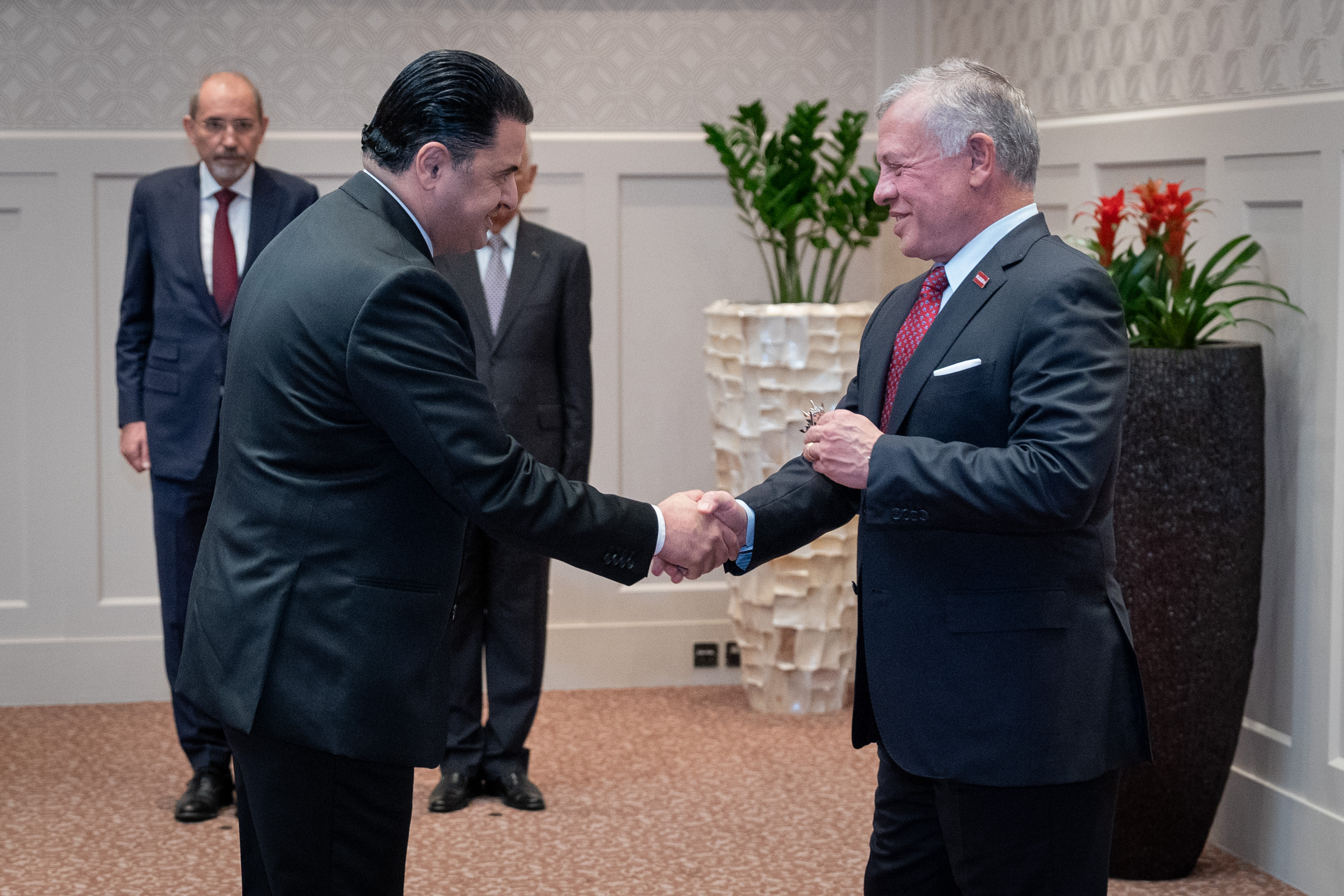 Madar Al-Saa Images 0.73772942972682