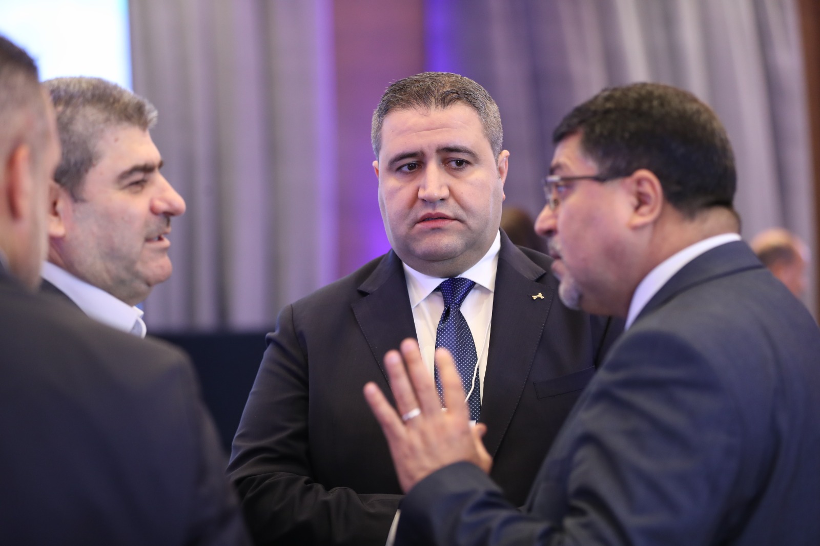 Madar Al-Saa Images 0.32976507234344465