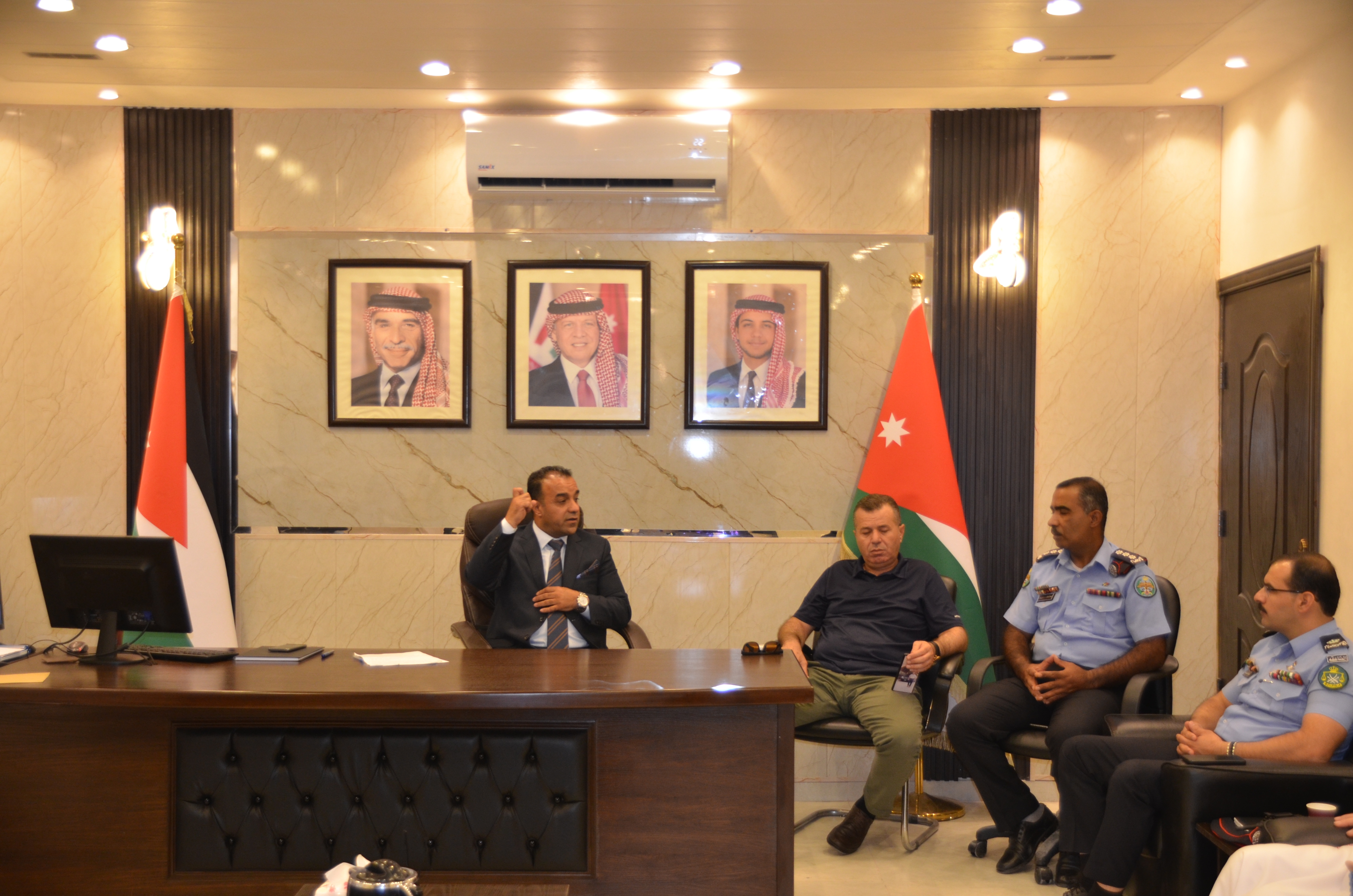 Madar Al-Saa Images 0.04669793454955262