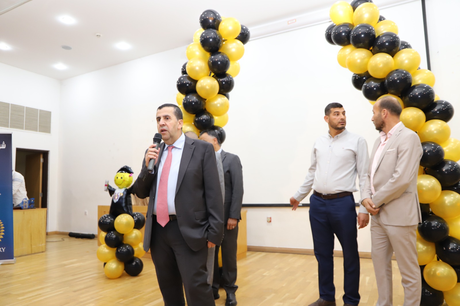 Madar Al-Saa Images 0.08561265574837695