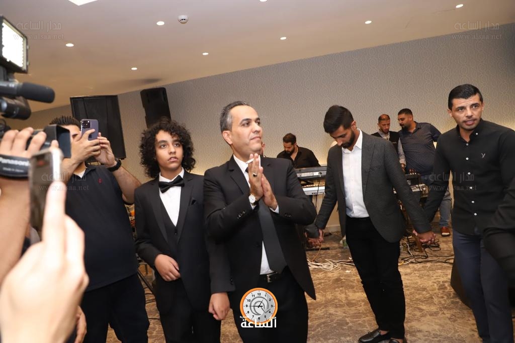 Madar Al-Saa Images 0.7053130326290222