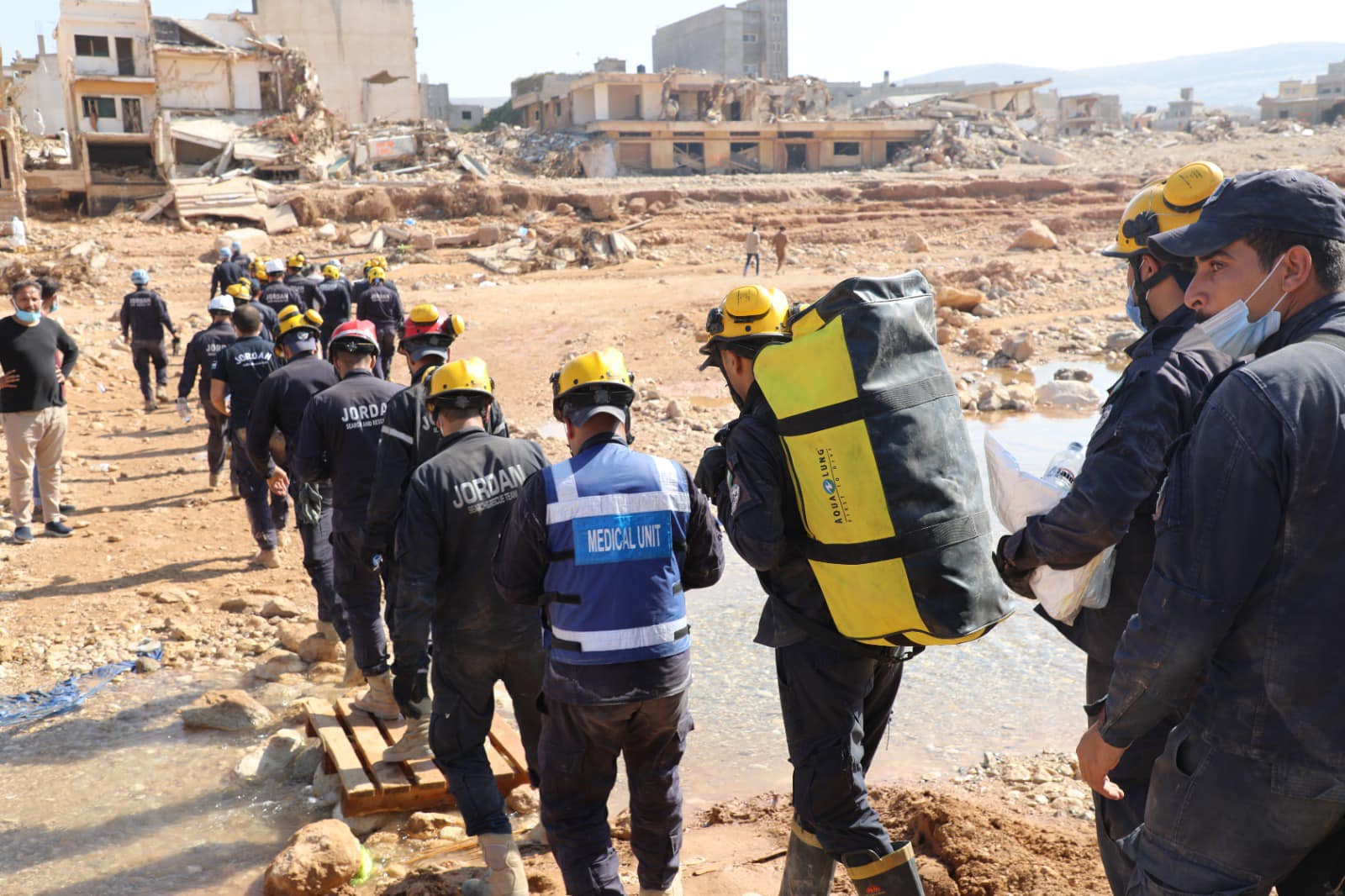 Madar Al-Saa Images 0.6402145043840699