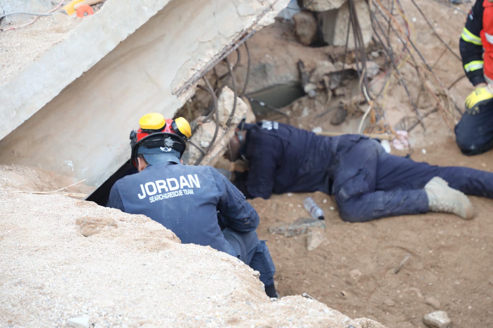 Madar Al-Saa Images 0.10508812067757378