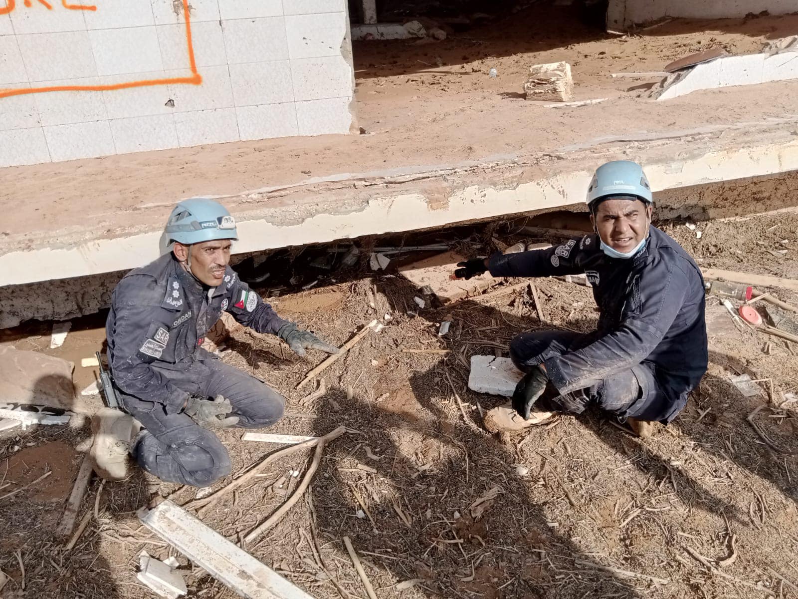 Madar Al-Saa Images 0.7001582431837046