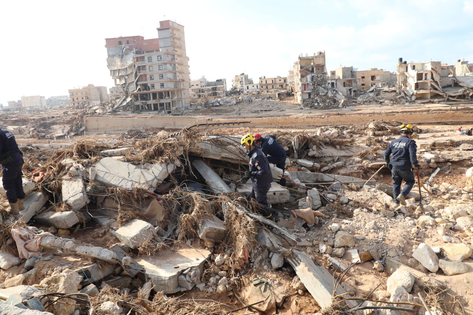 Madar Al-Saa Images 0.48726711666634026