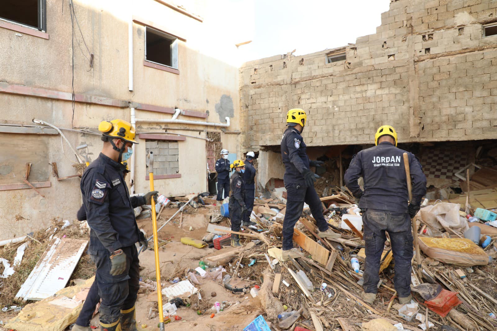 Madar Al-Saa Images 0.9767069977730796