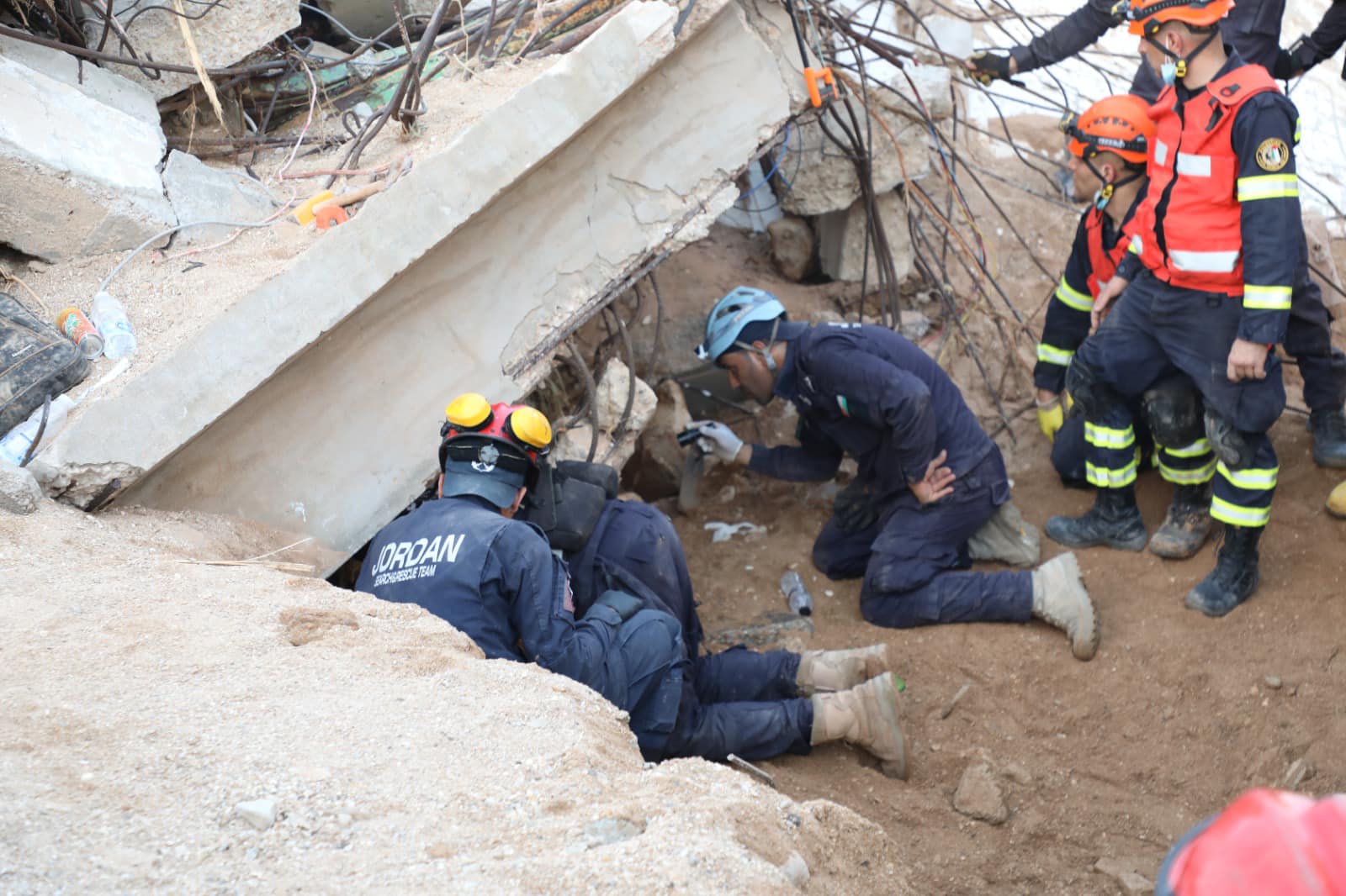 Madar Al-Saa Images 0.6897897922404901