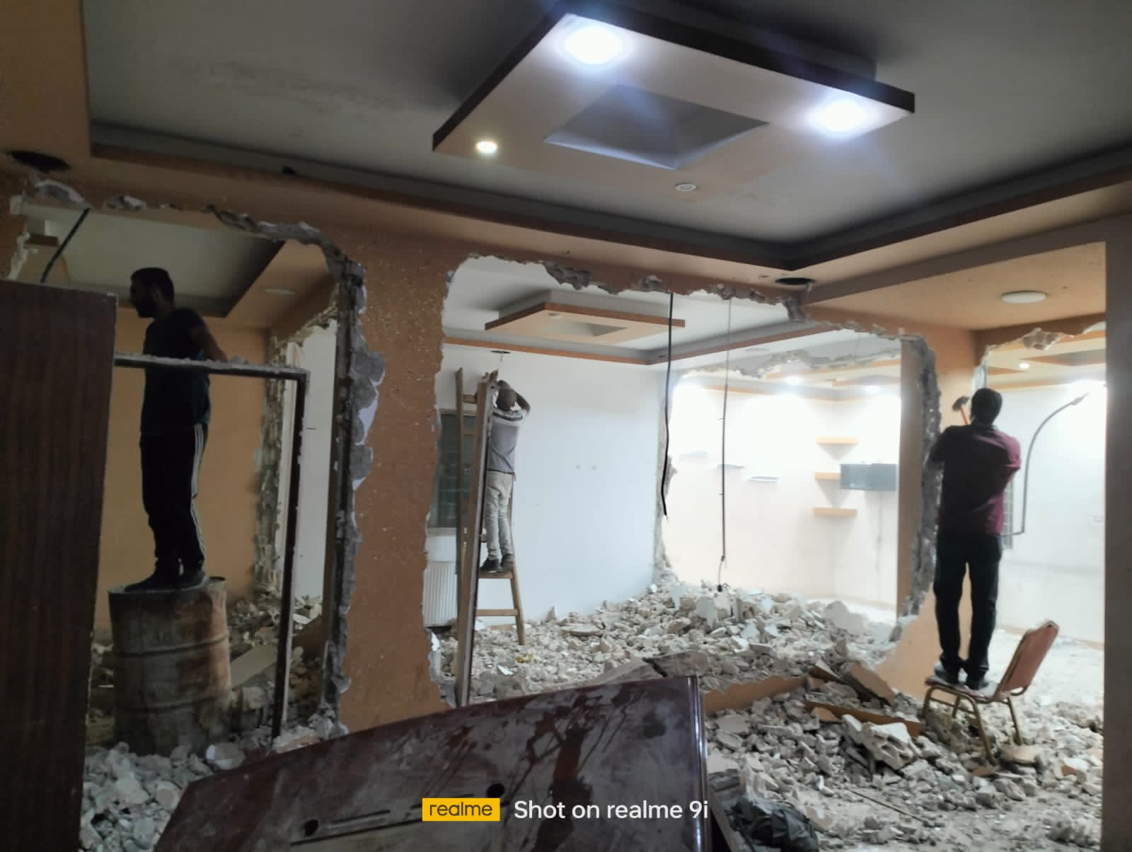 Madar Al-Saa Images 0.17391104656635015