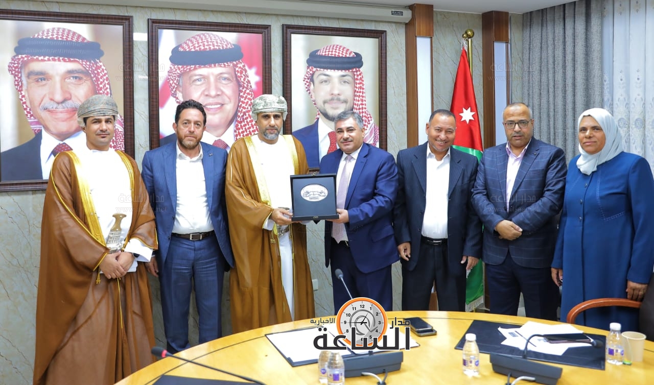 Madar Al-Saa Images 0.7905110413445986