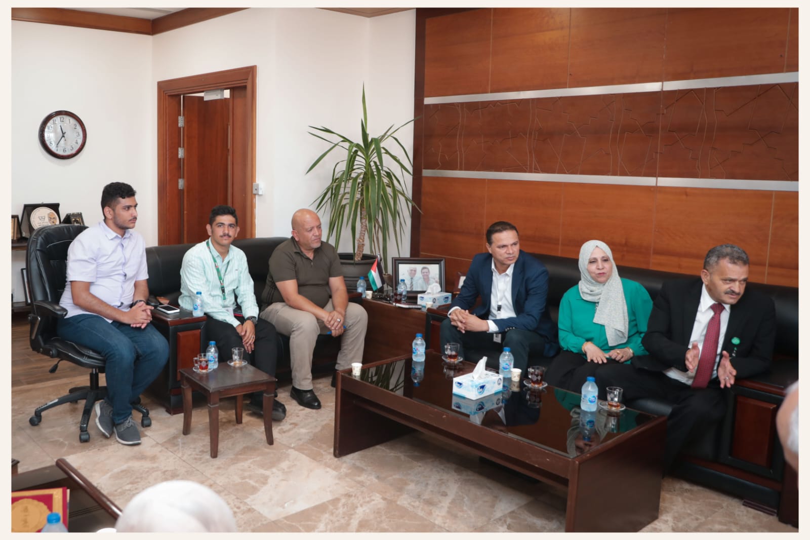 Madar Al-Saa Images 0.9959005601638002