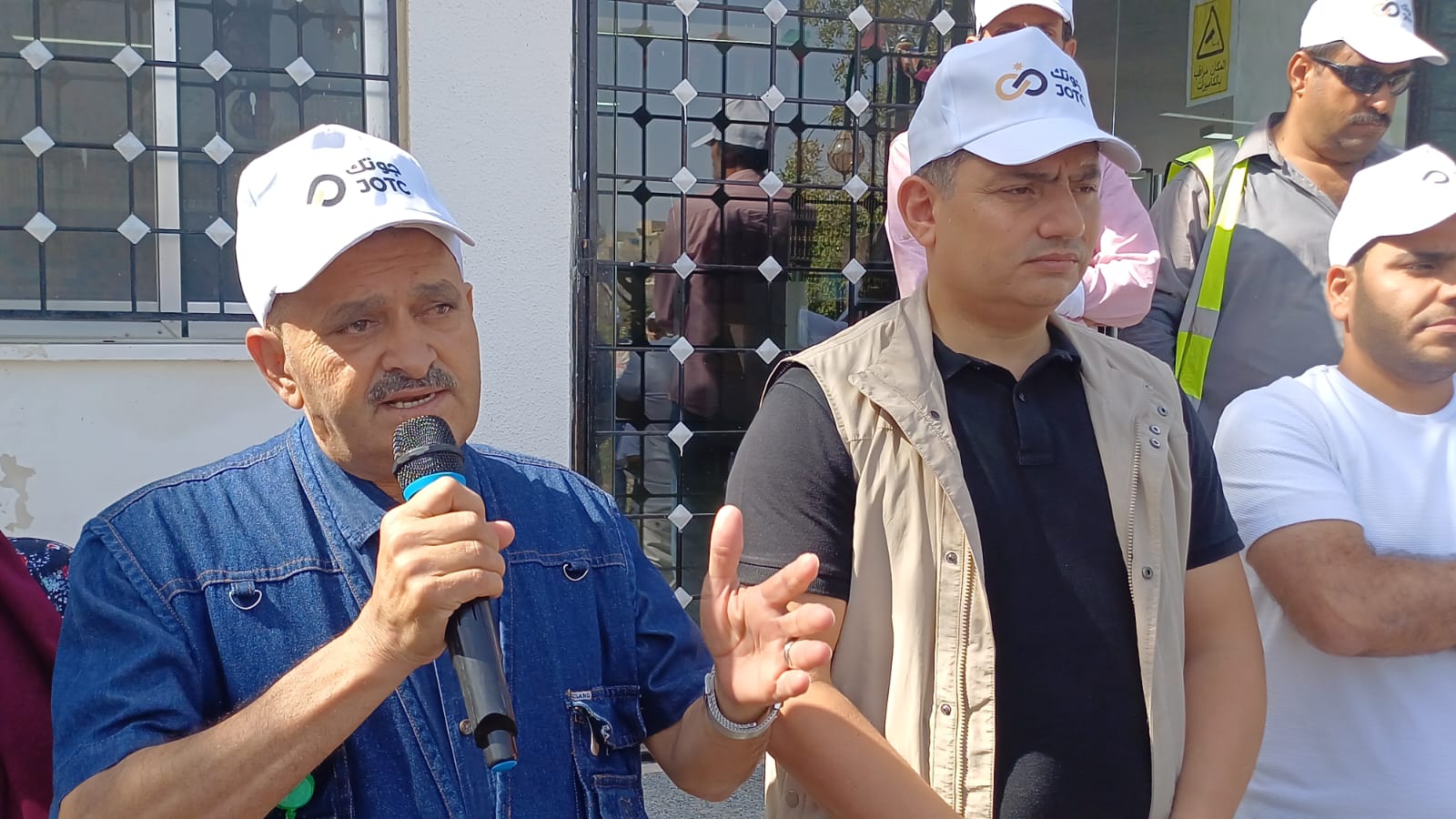 Madar Al-Saa Images 0.07137563927623791