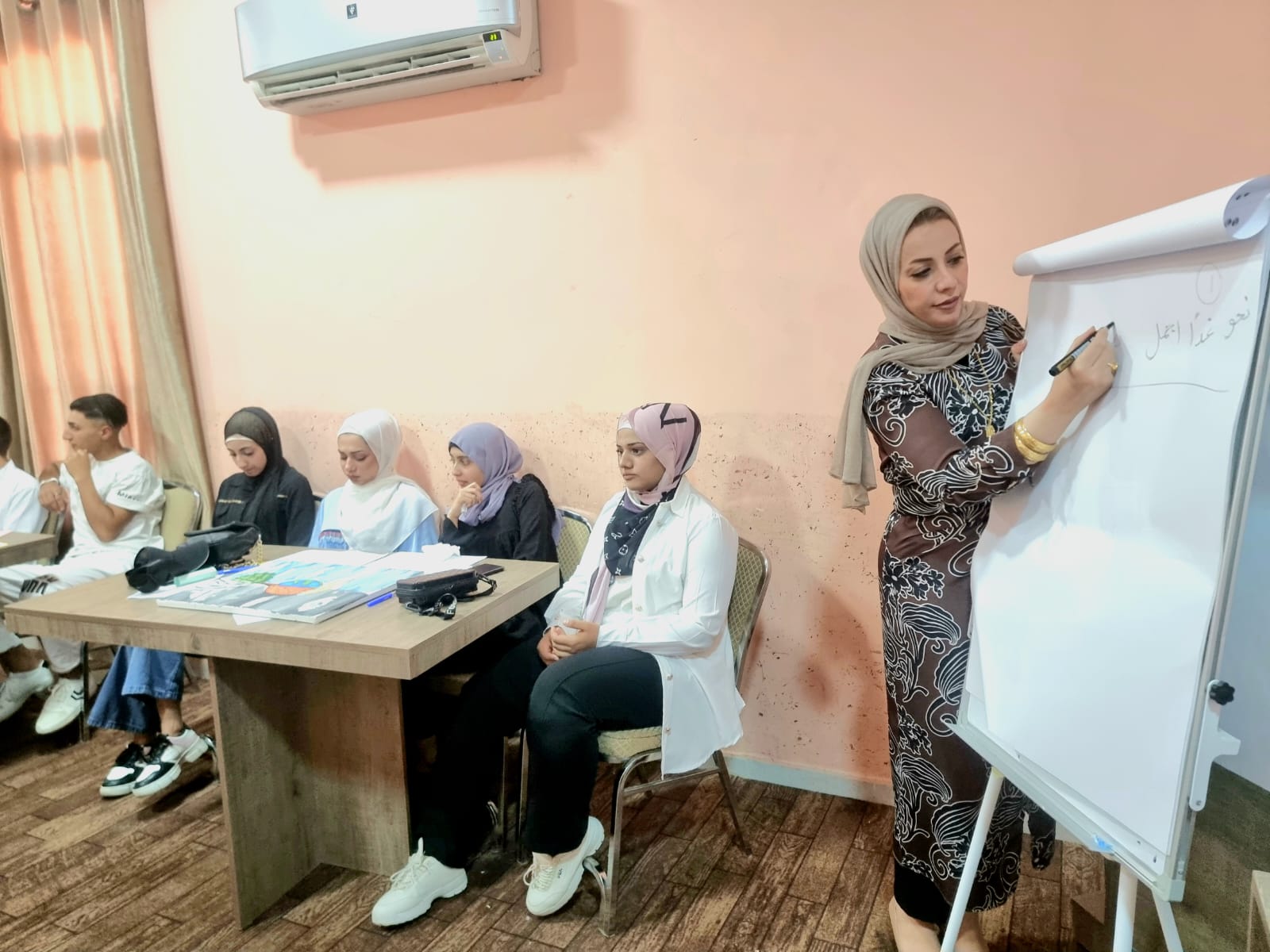 Madar Al-Saa Images 0.9973089561215274