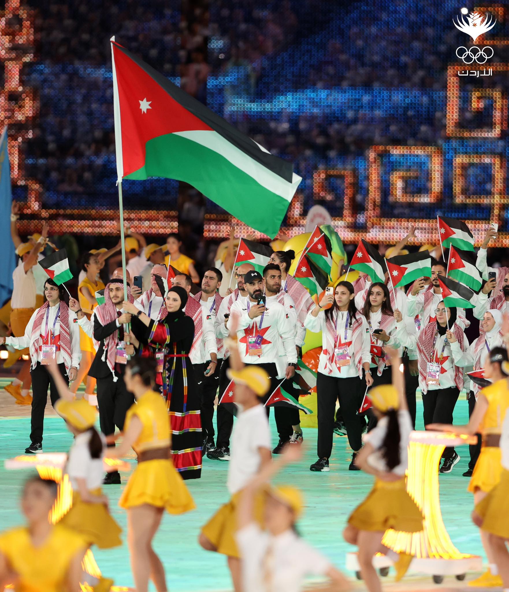 Madar Al-Saa Images 0.1714618132320982