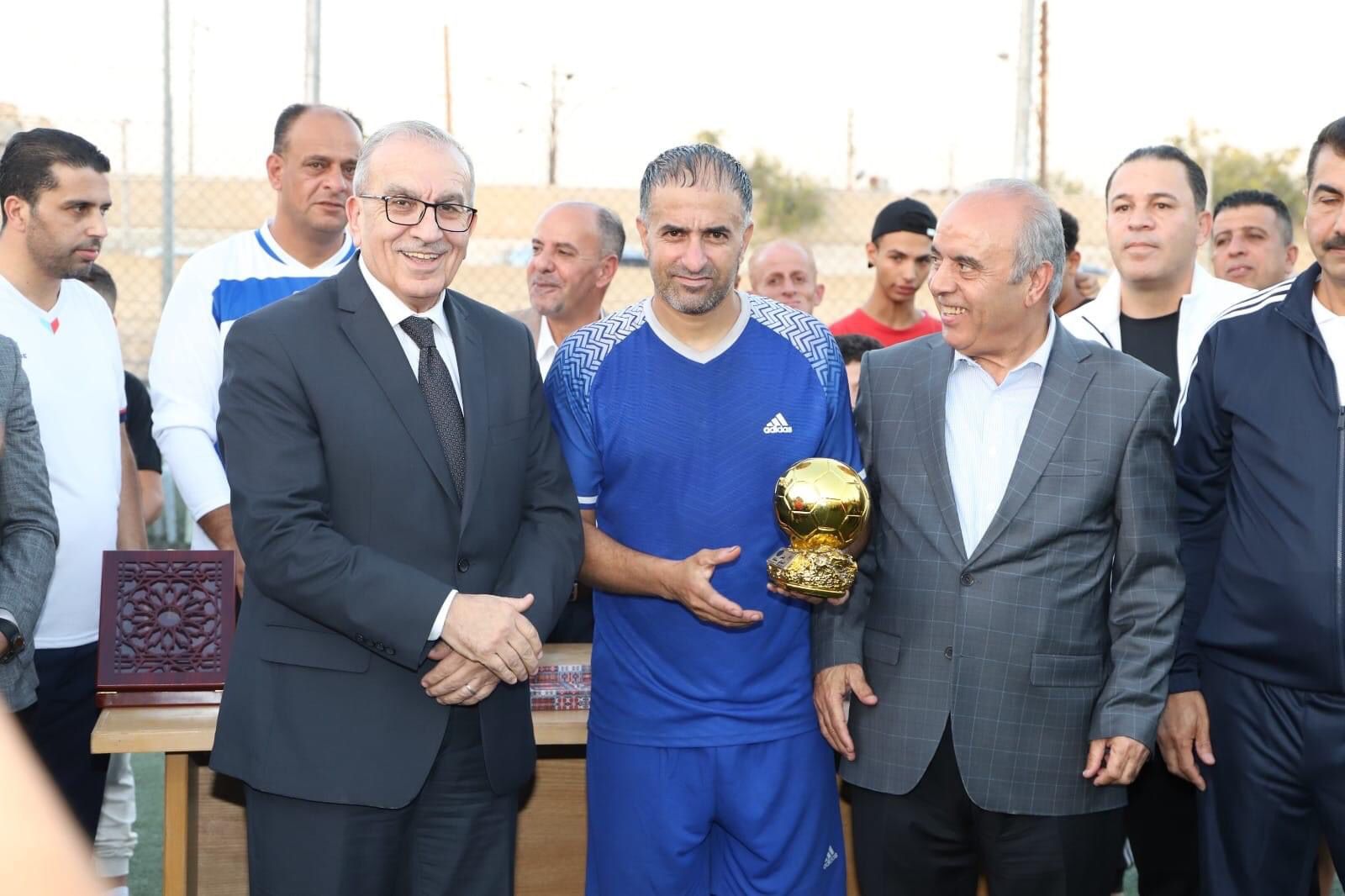 Madar Al-Saa Images 0.18713468217276485