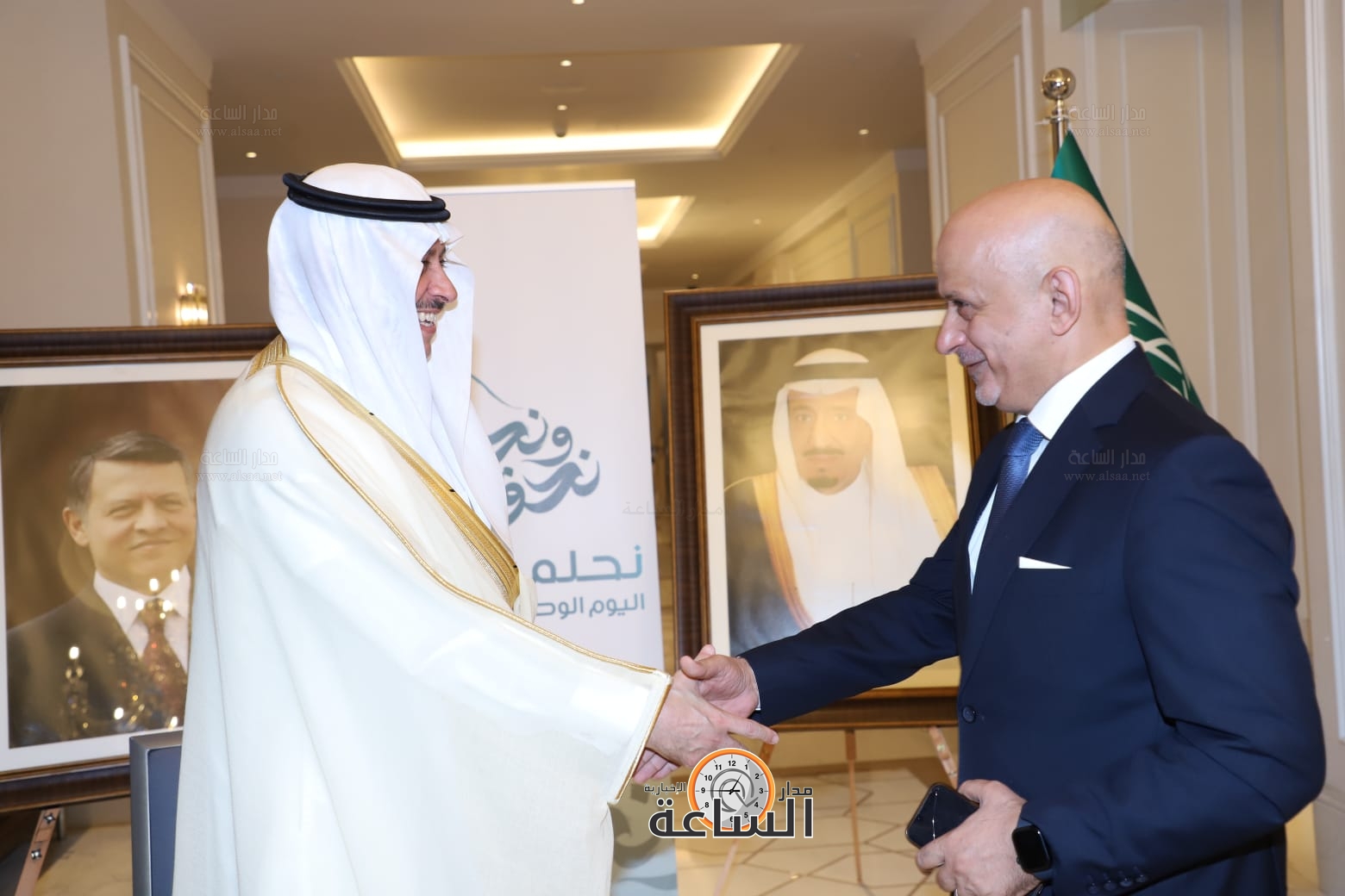 Madar Al-Saa Images 0.10003206653836227