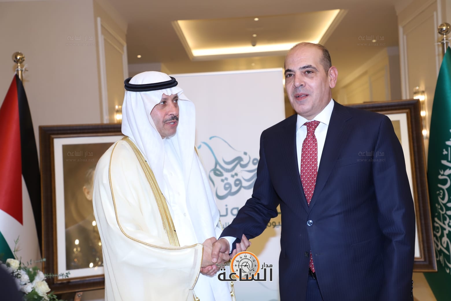 Madar Al-Saa Images 0.14151748039041334