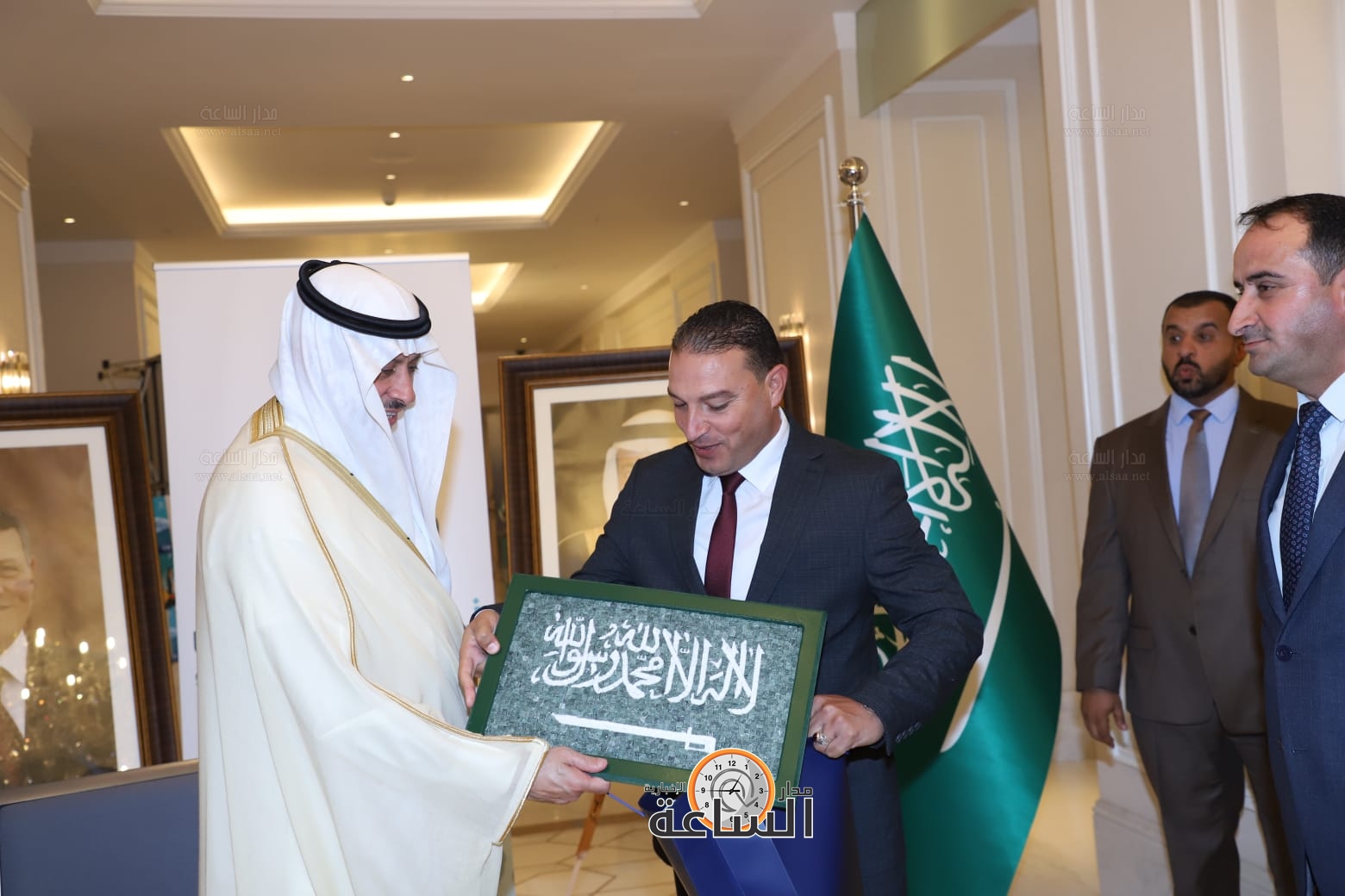 Madar Al-Saa Images 0.036585222948005036