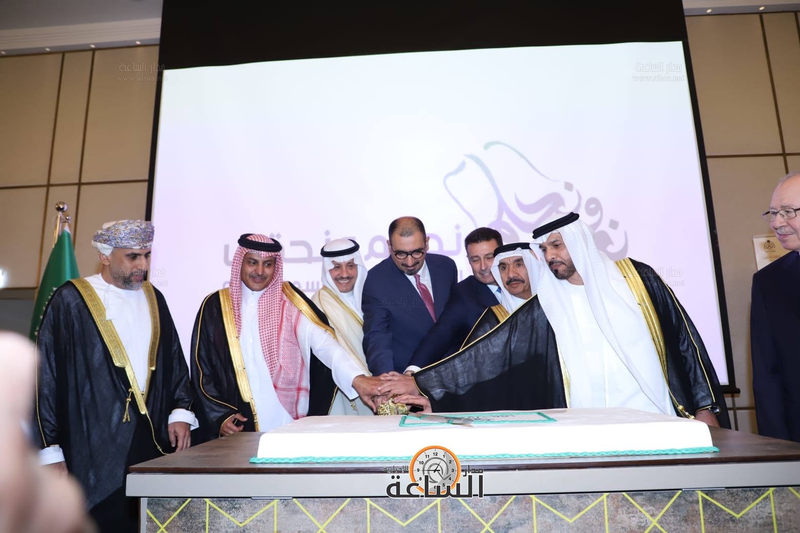 Madar Al-Saa Images 0.8949402410390697