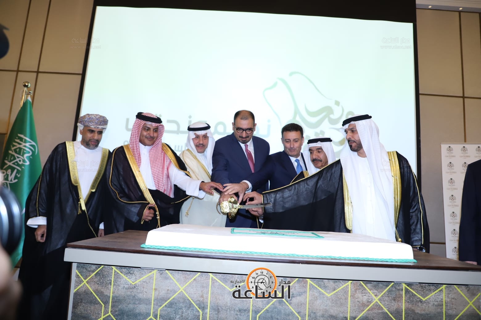 Madar Al-Saa Images 0.4801809460187705