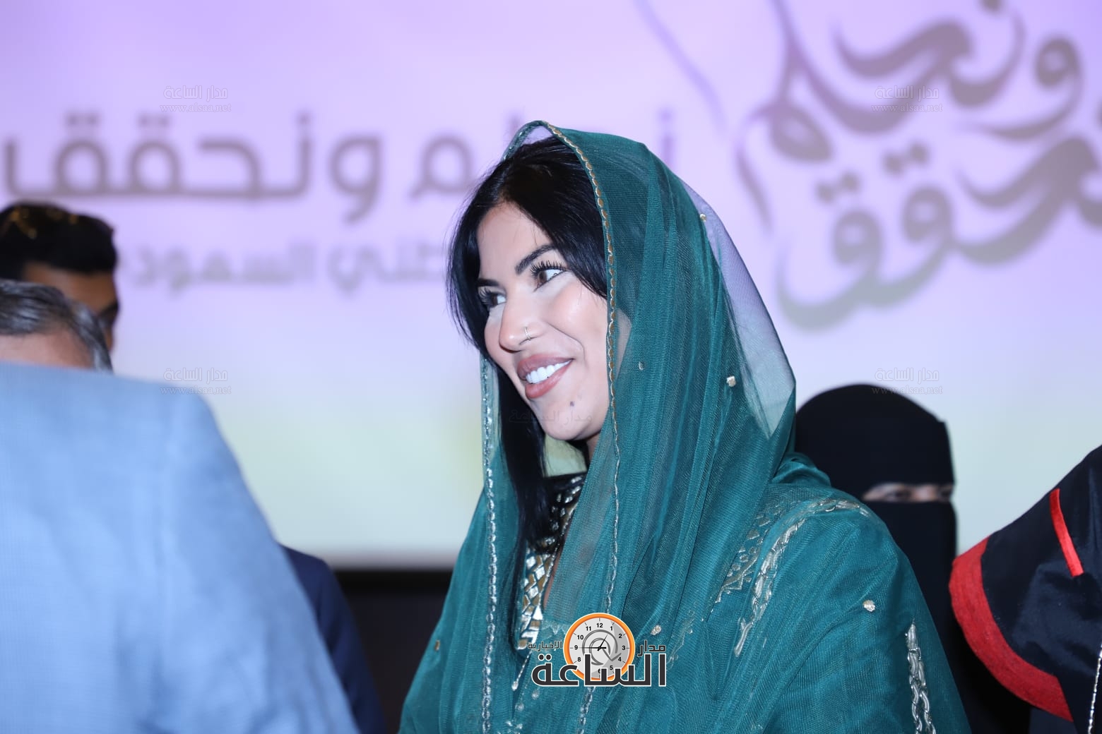 Madar Al-Saa Images 0.5537156231031477