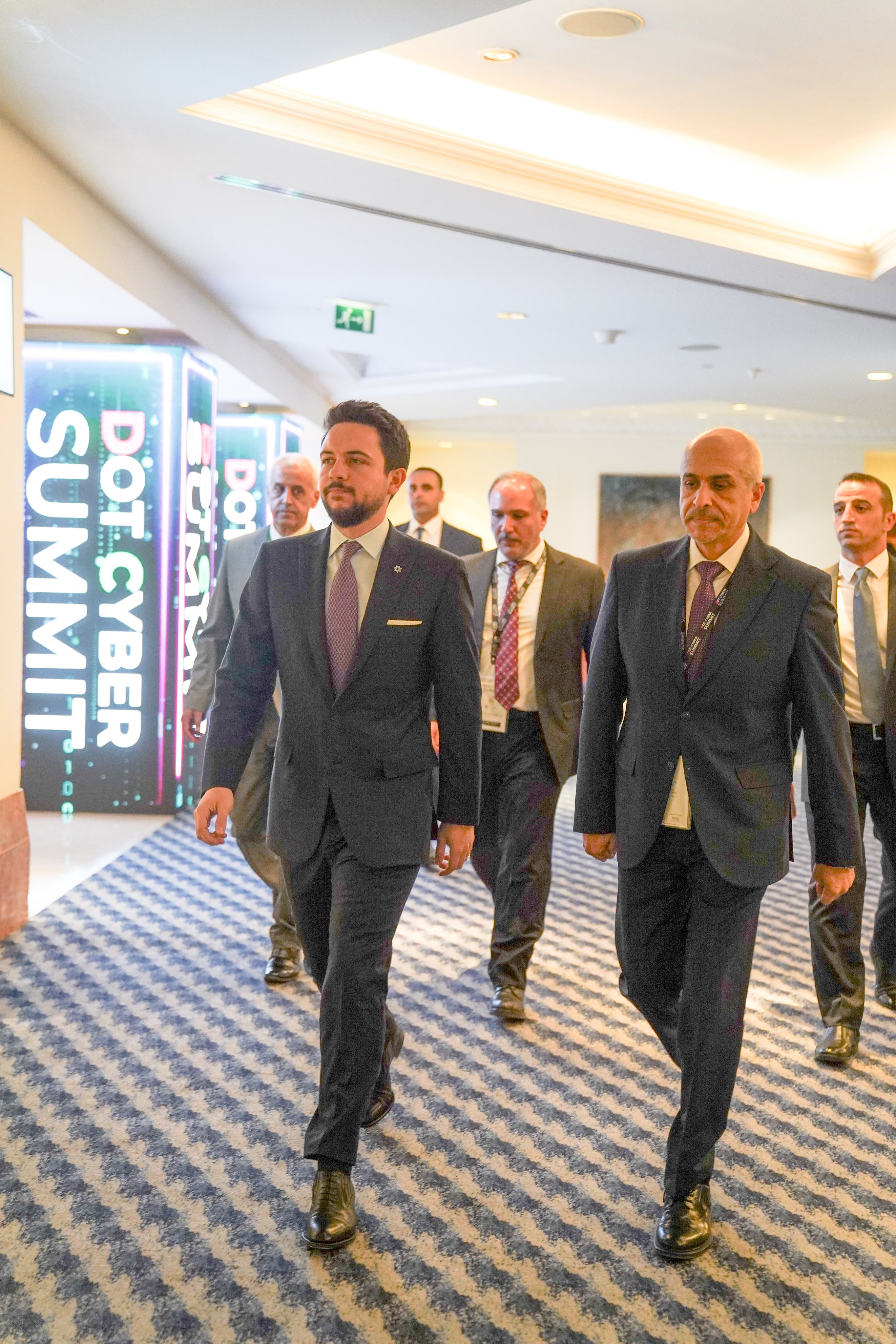 Madar Al-Saa Images 0.9749625383513489