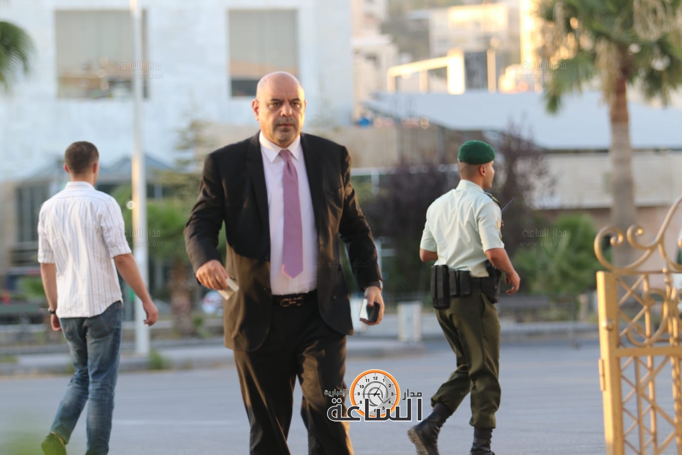 Madar Al-Saa Images 0.24998975628914