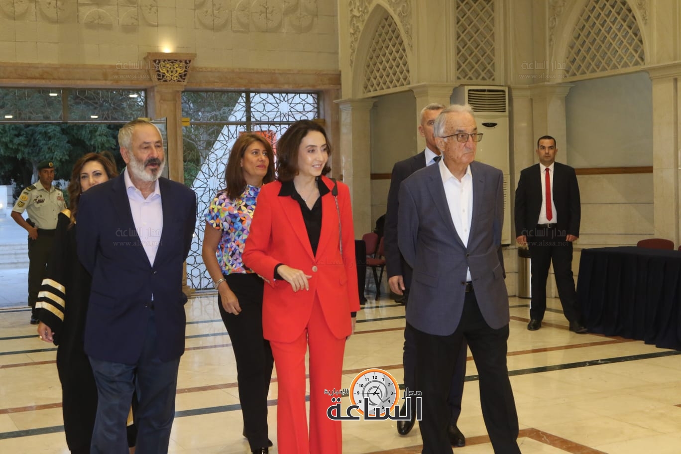 Madar Al-Saa Images 0.9309107502075615