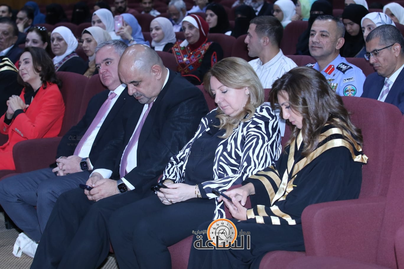 Madar Al-Saa Images 0.5870806600958101