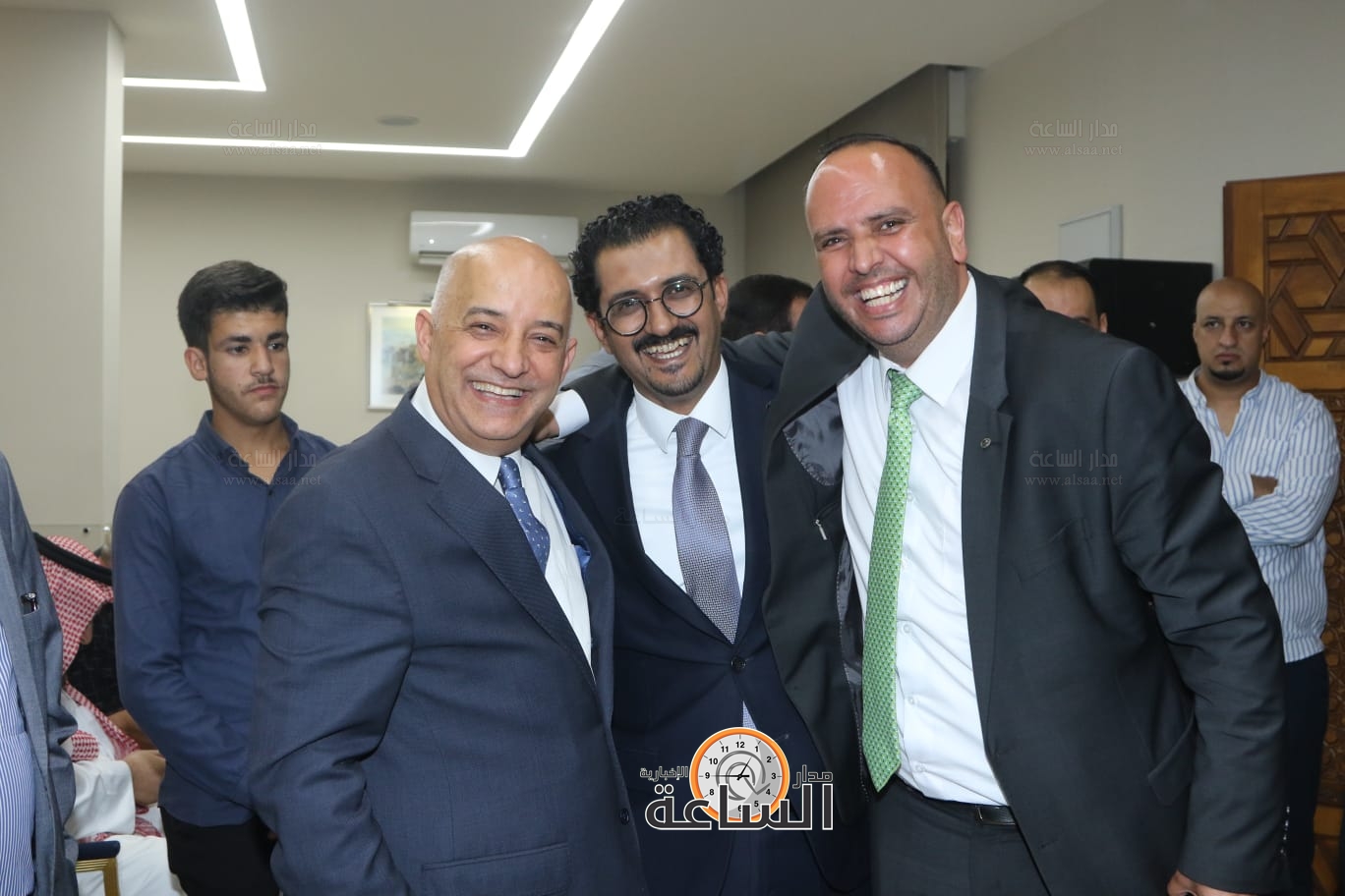 Madar Al-Saa Images 0.6731813780302471