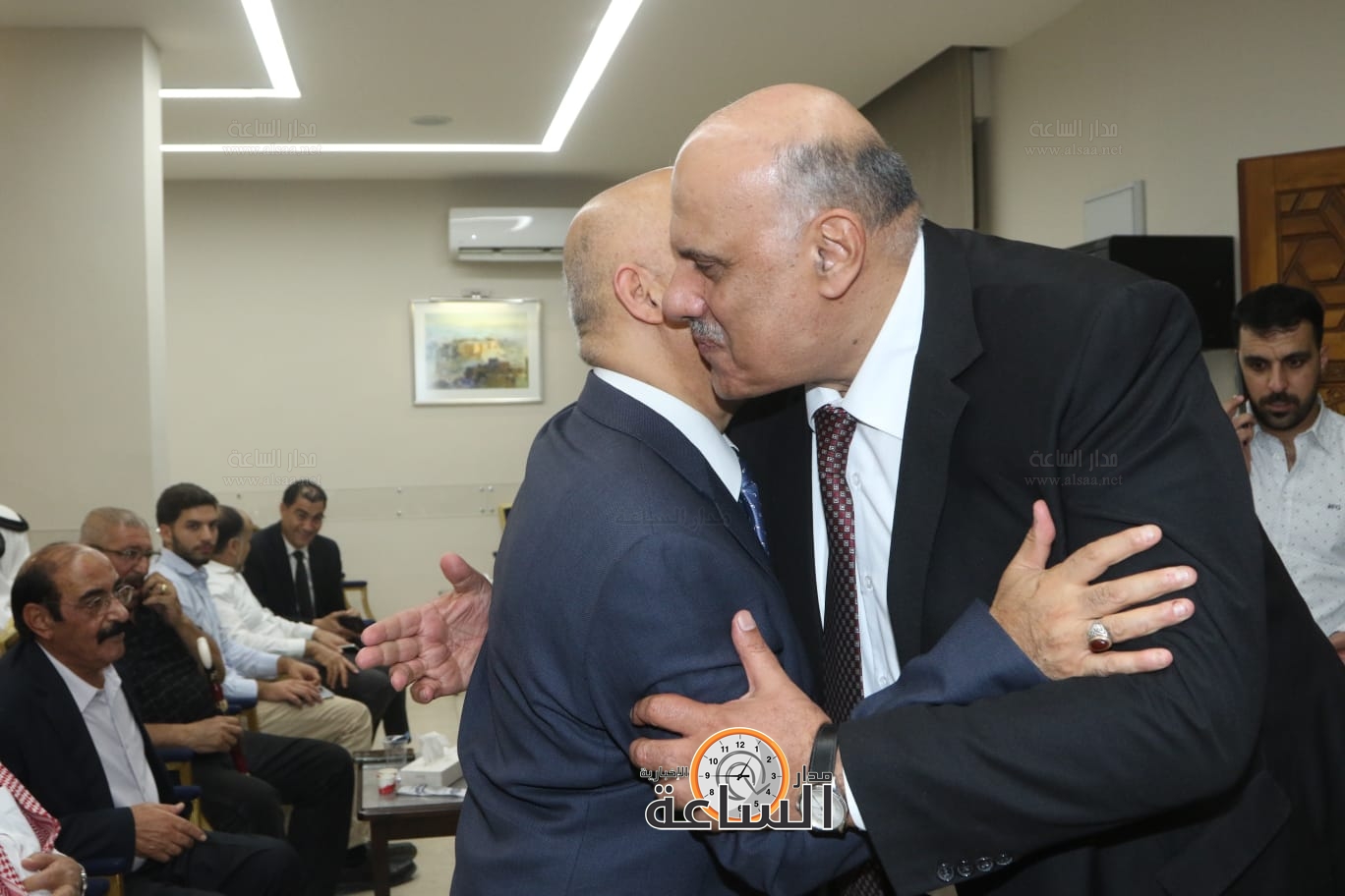 Madar Al-Saa Images 0.3705990025343475